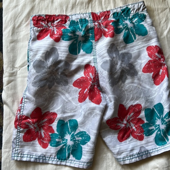 Mossimo Supply Co Boys Swim Trunks in Light Grey. - Picture 3 of 4